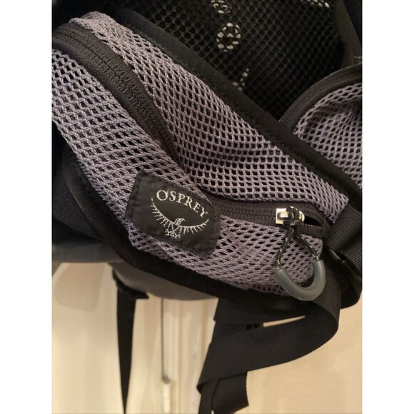 OSPREY Atmos 35 Airspeed size Men’s S. Gray and Black Backpack - Picture 11 of 14